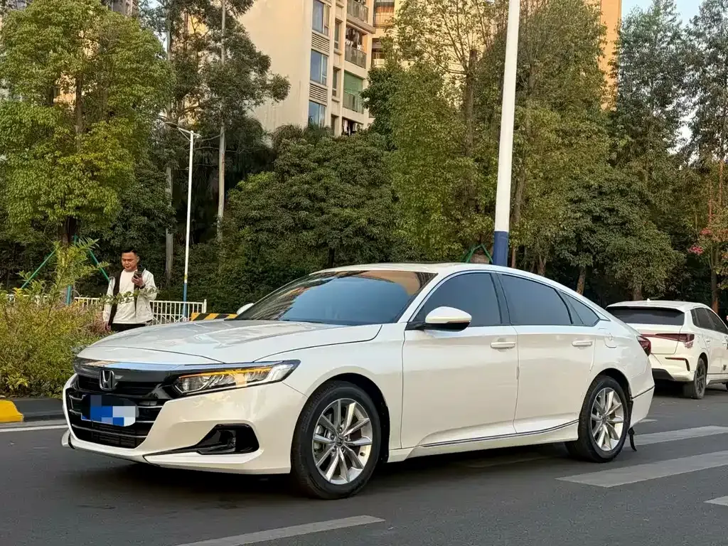 Honda Accord — фото 9