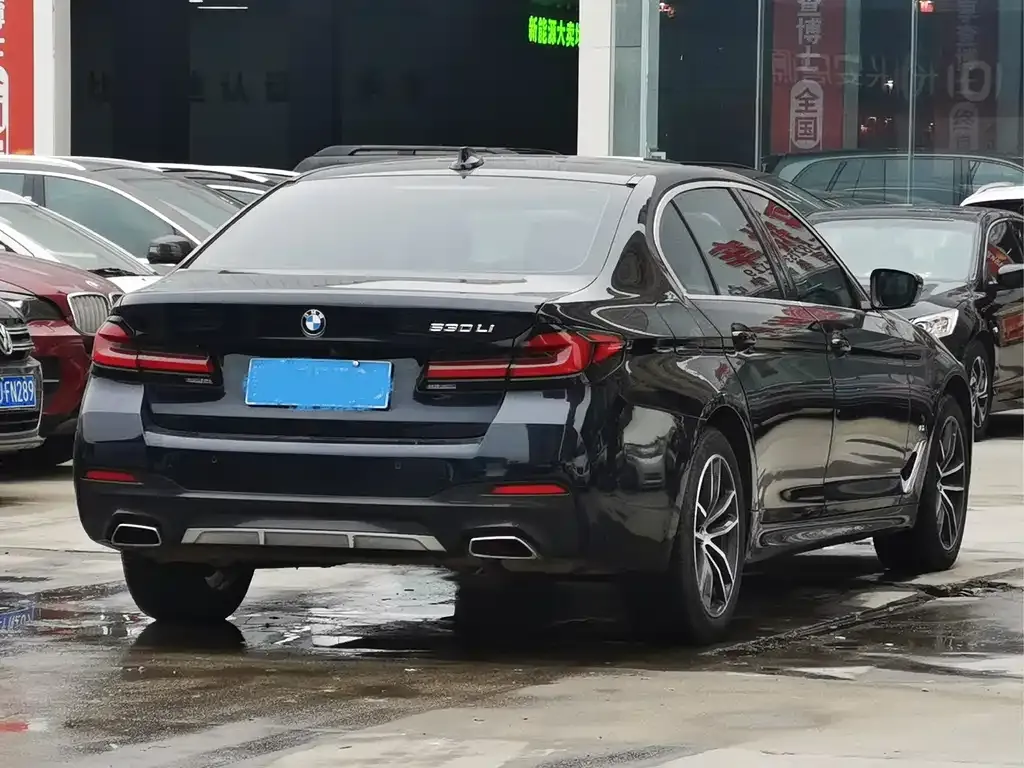 BMW 5 Series — фото 10