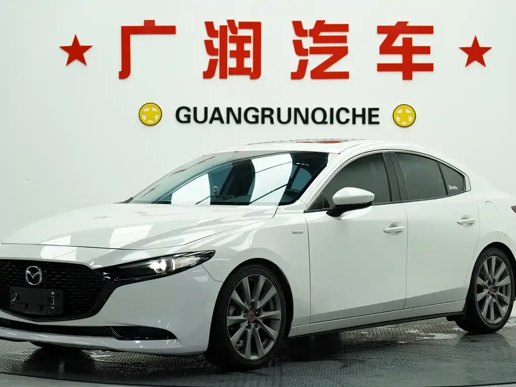 Mazda 3 Axela — фото 1