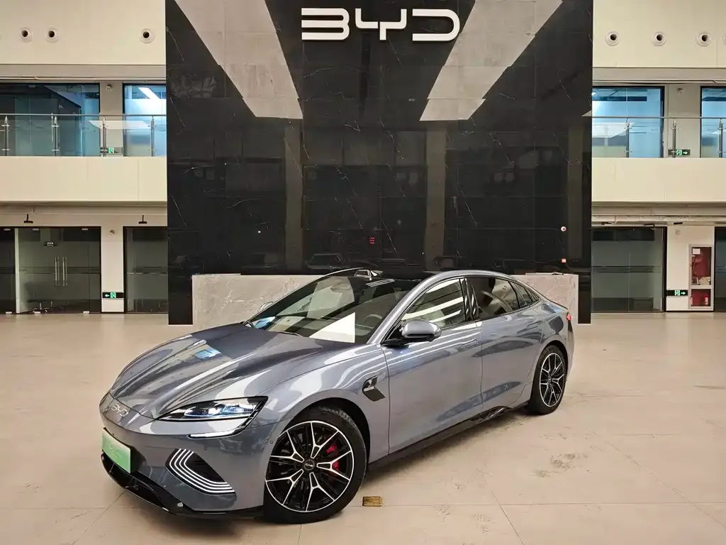 BYD Seal — фото 1