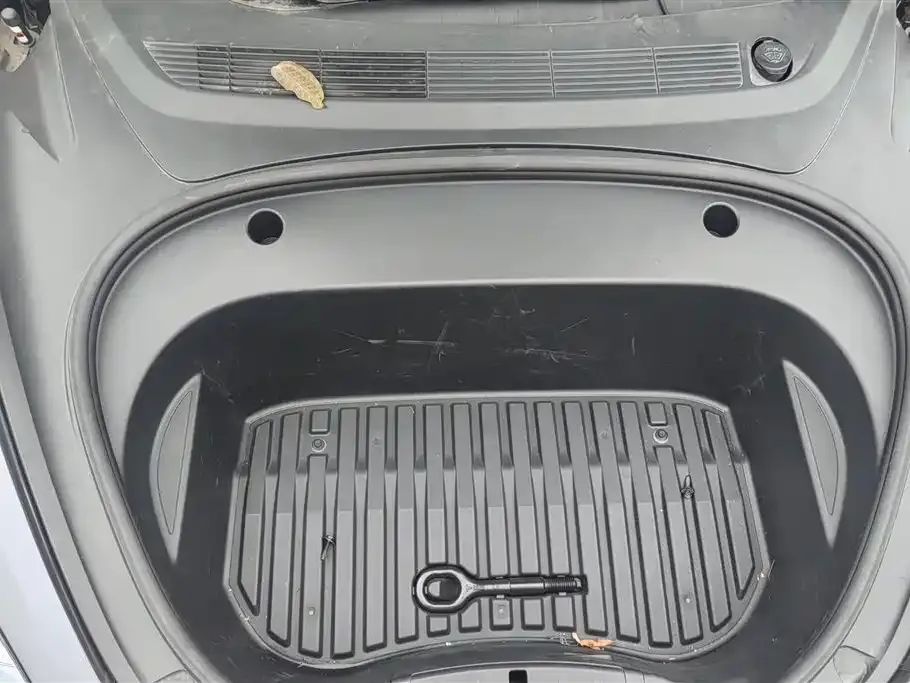Tesla Model 3 — фото 10
