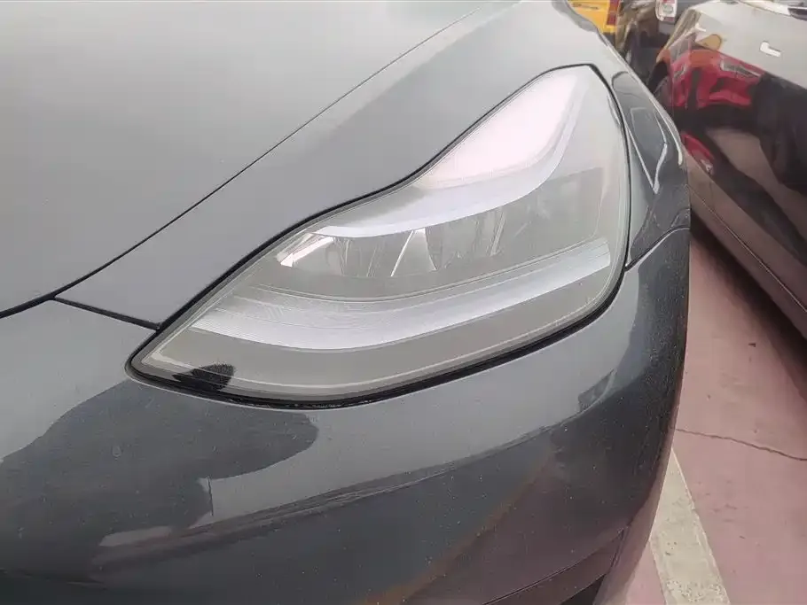Tesla Model 3 — фото 2