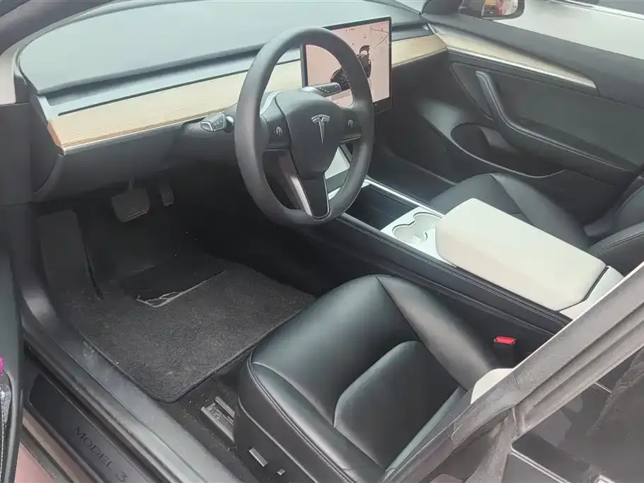 Tesla Model 3 — фото 3