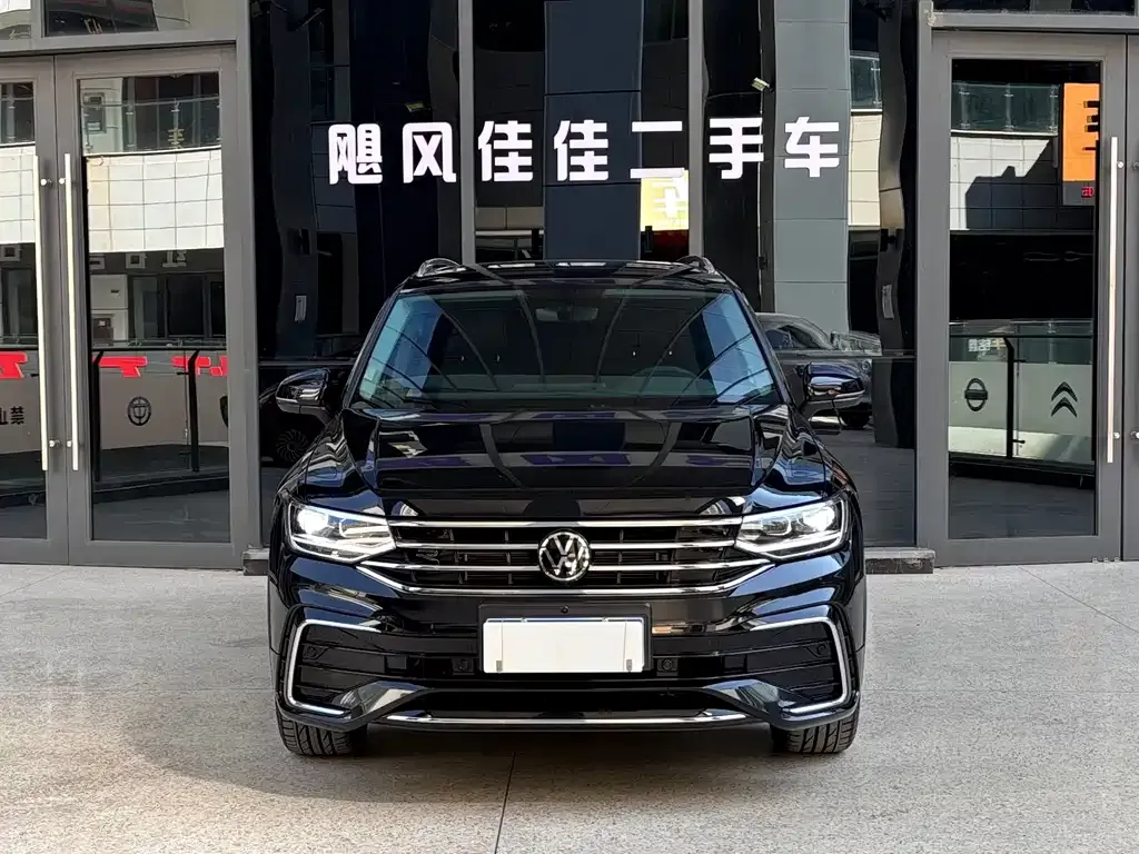 Volkswagen Tiguan L — фото 3