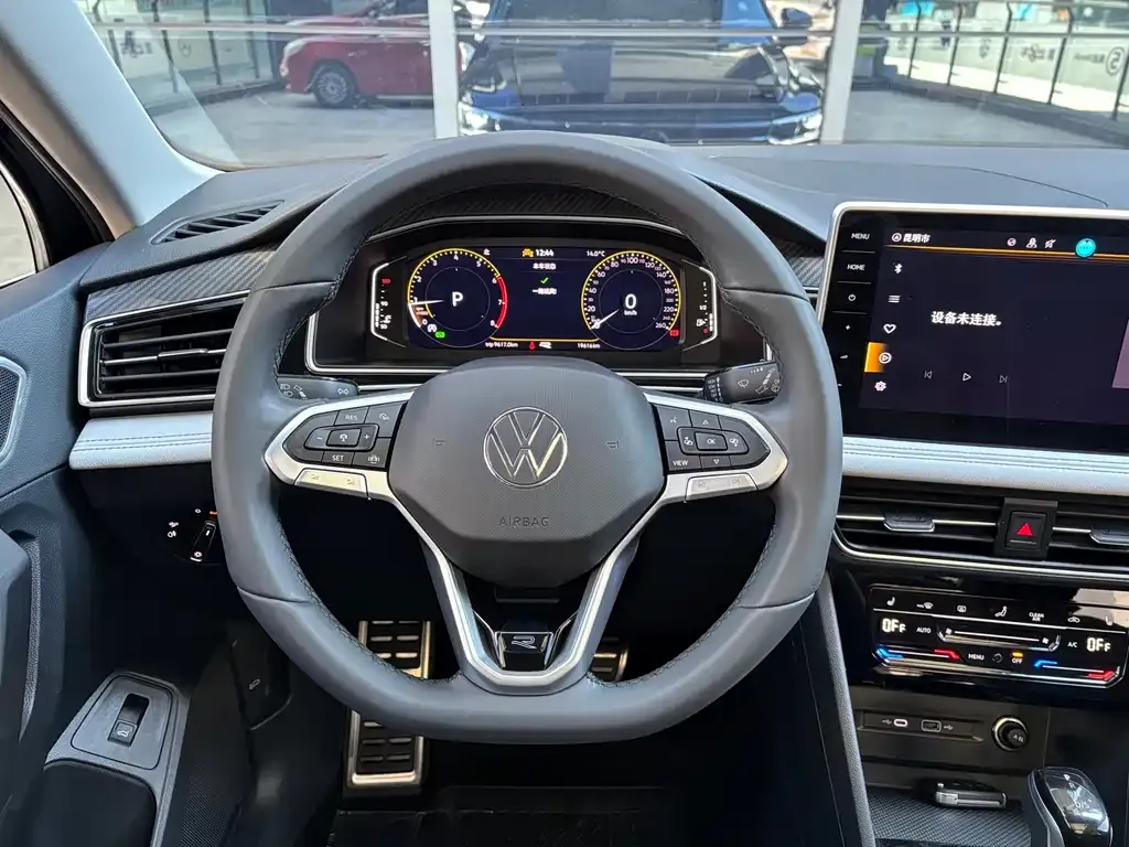 Volkswagen Tiguan L — фото 6