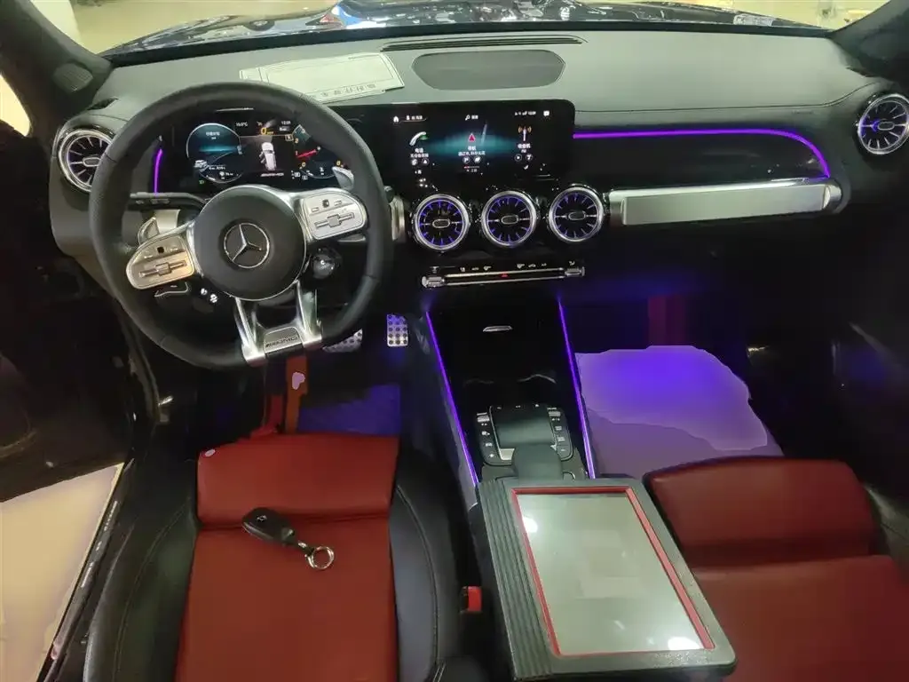 Mercedes-Benz GLB AMG — фото 2