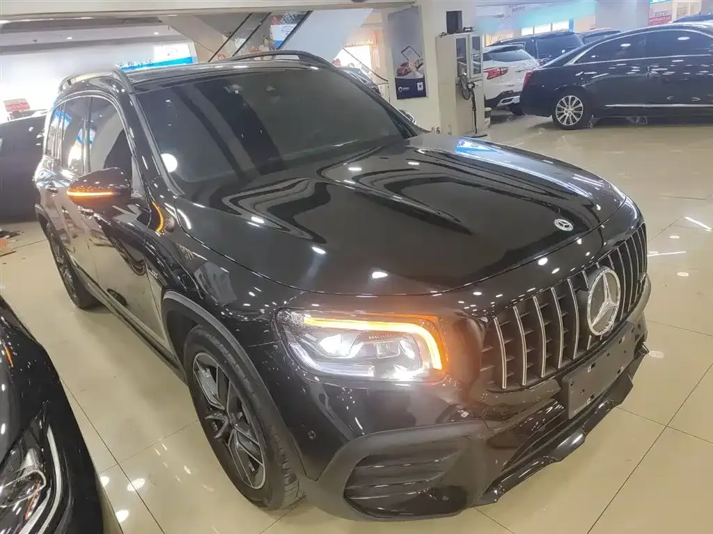 Mercedes-Benz GLB AMG — фото 9