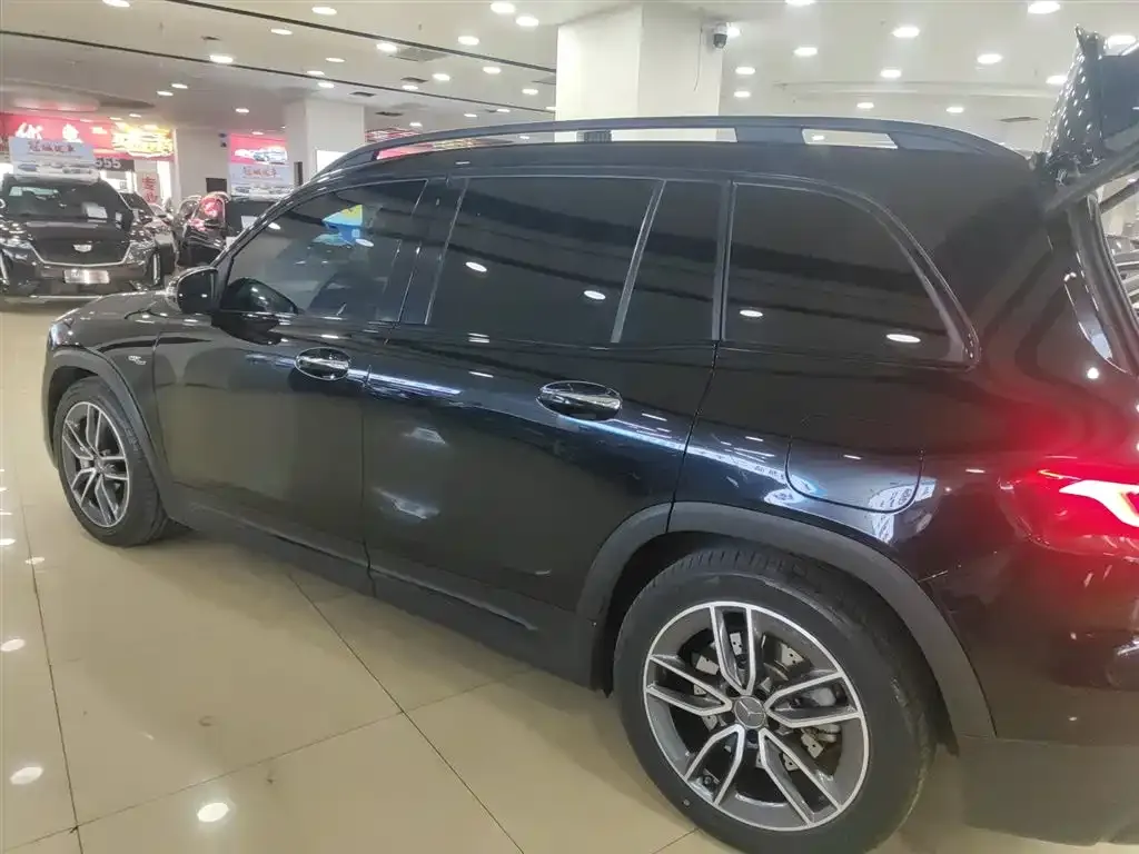 Mercedes-Benz GLB AMG — фото 8