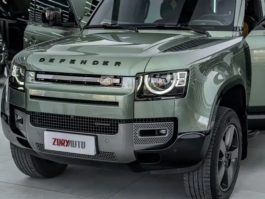 Land Rover Defender — фото 10