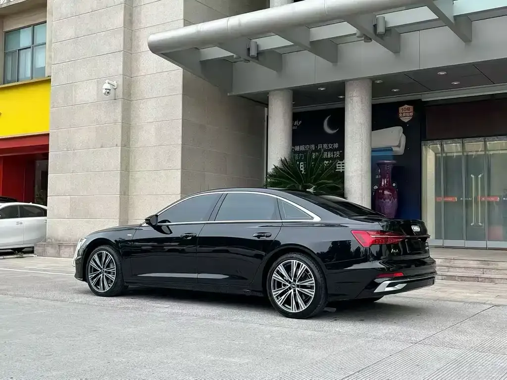 Audi A6L — фото 2