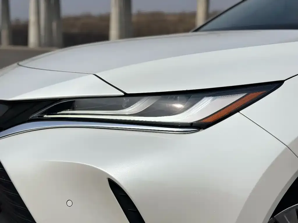 Toyota Harrier — фото 2