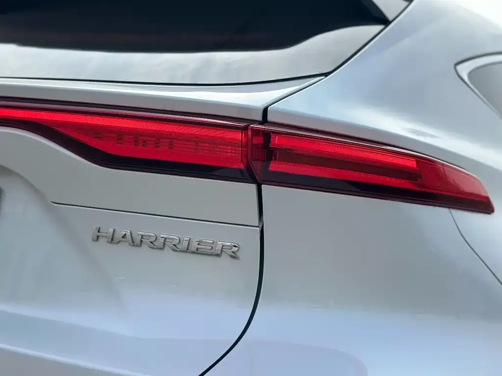 Toyota Harrier — фото 3