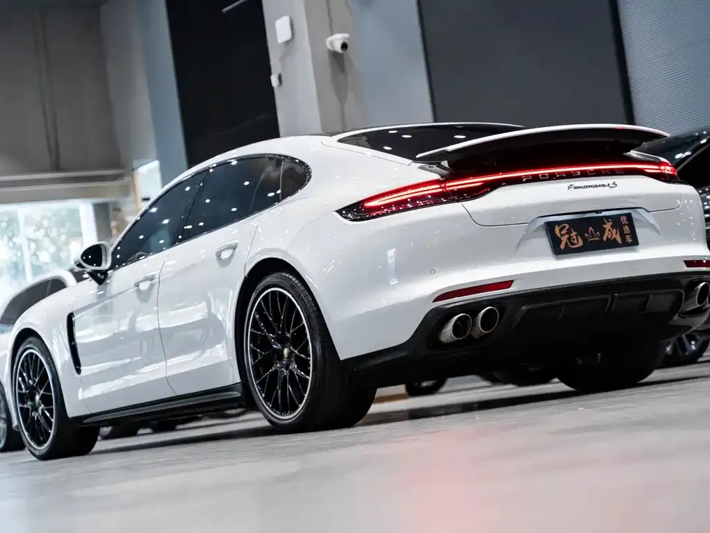 Porsche Panamera — фото 8