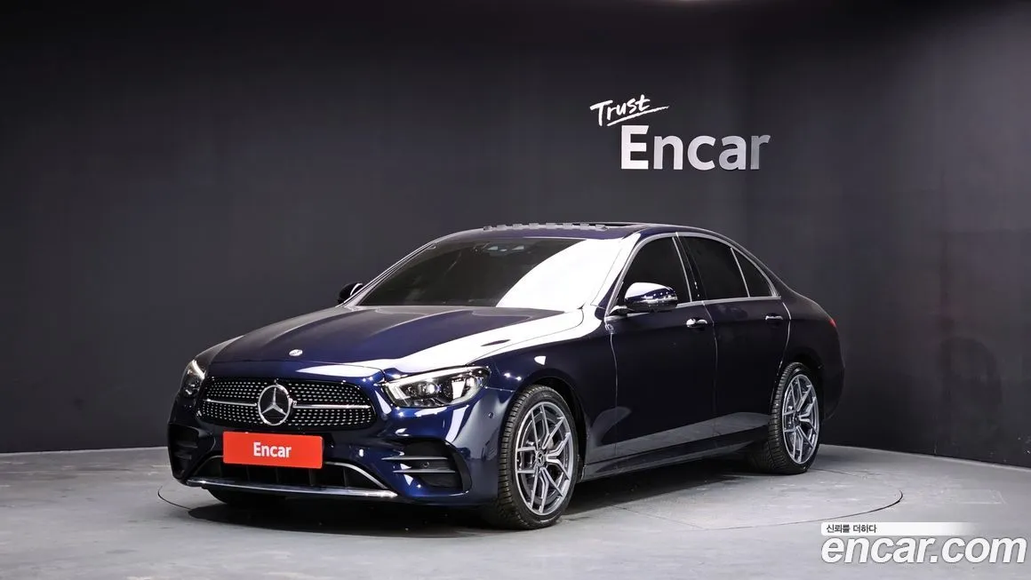 Mercedes-Benz E-Class — фото 1