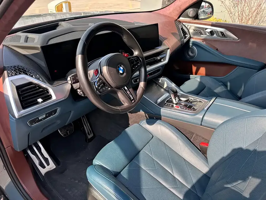 BMW XM — фото 10