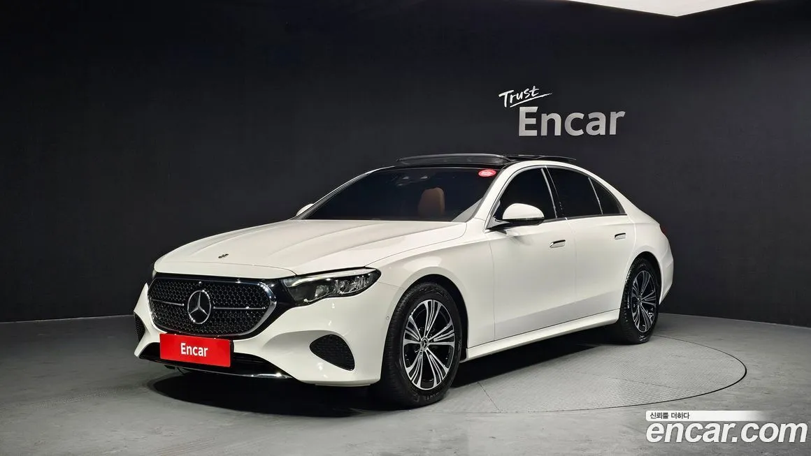 Mercedes-Benz E-Class — фото 1