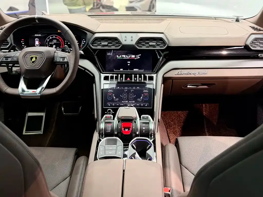 Lamborghini Urus — фото 6
