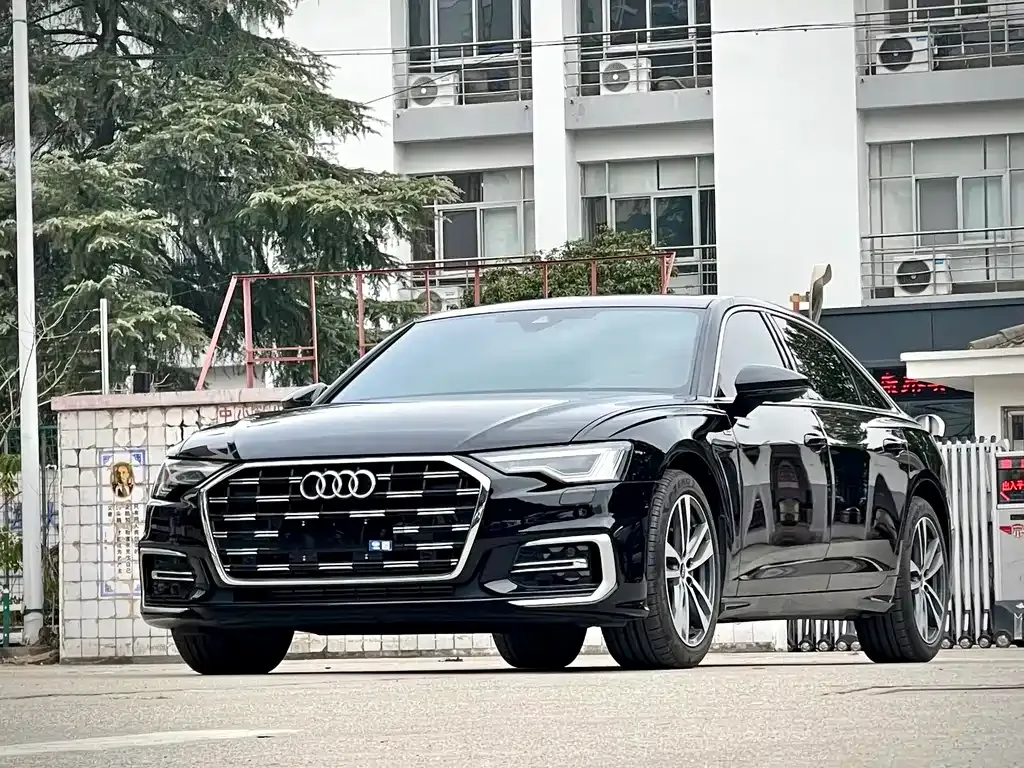 Audi A6L — фото 1