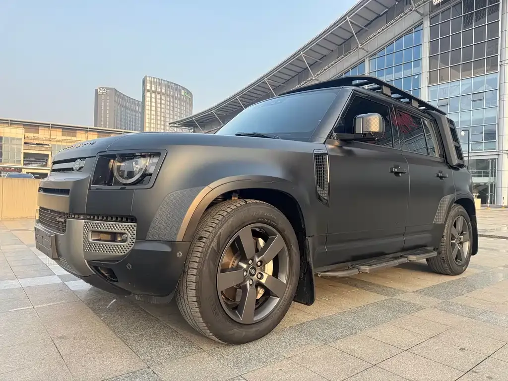 Land Rover Defender — фото 1