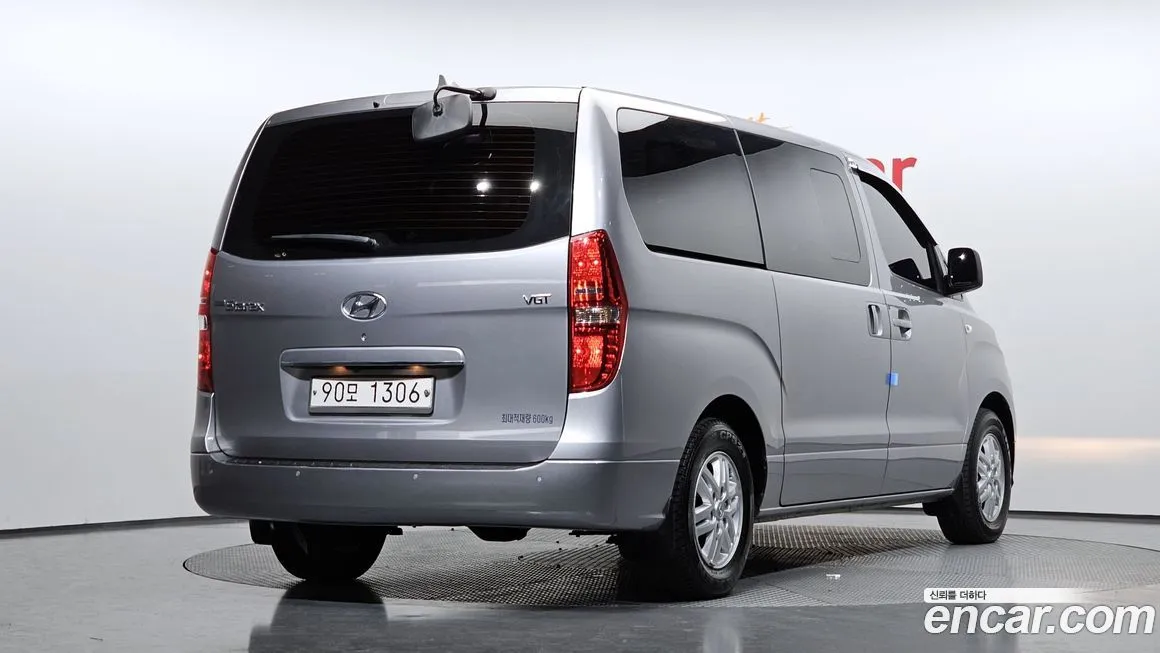 Hyundai Starex — фото 3