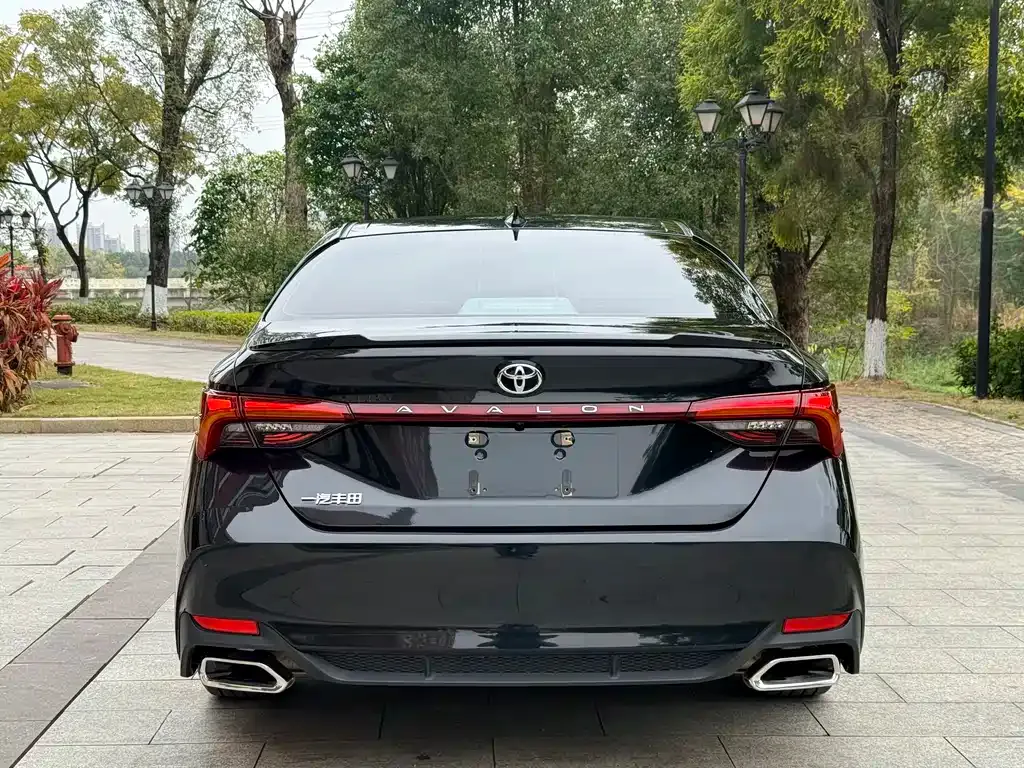 Toyota Avalon — фото 9