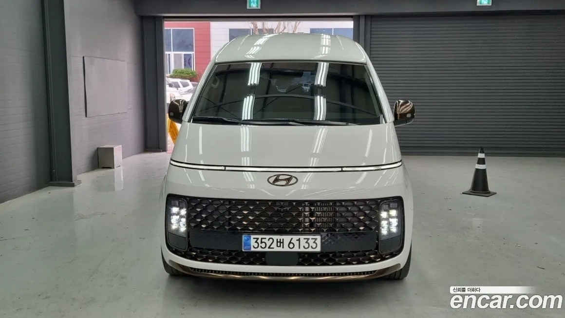 Hyundai Staria — фото 1