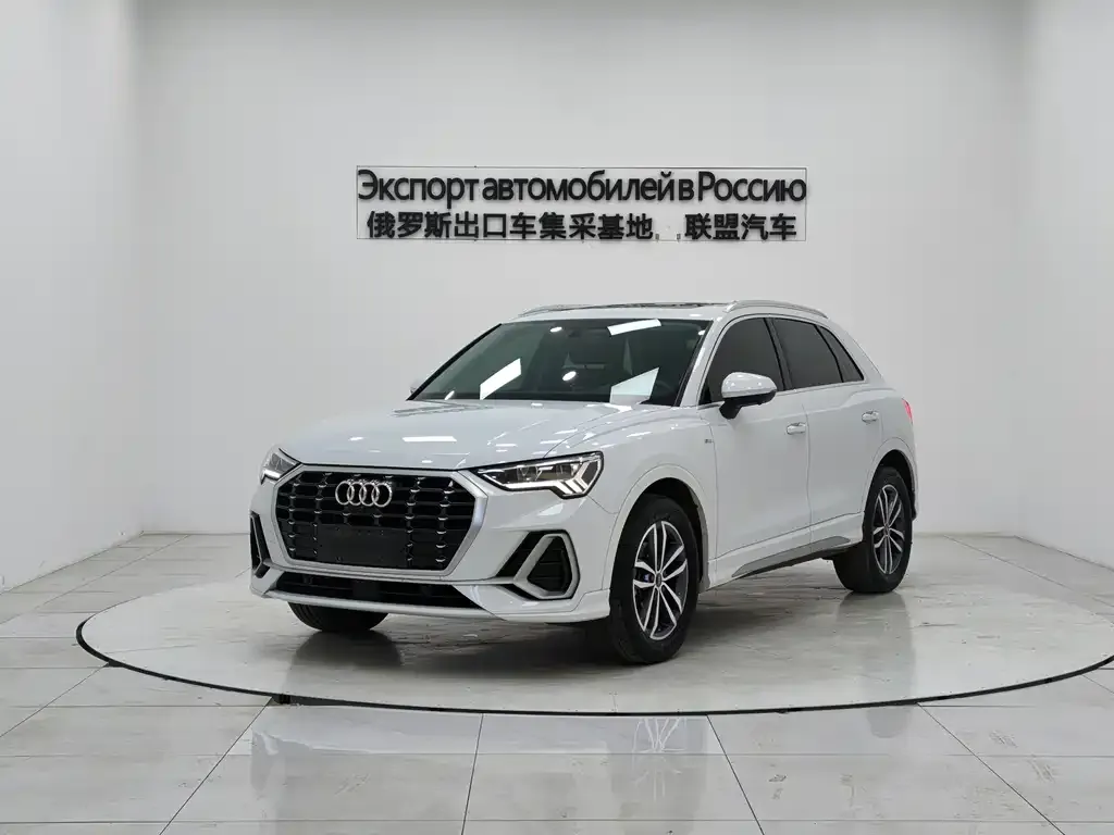 Audi Q3 — фото 1