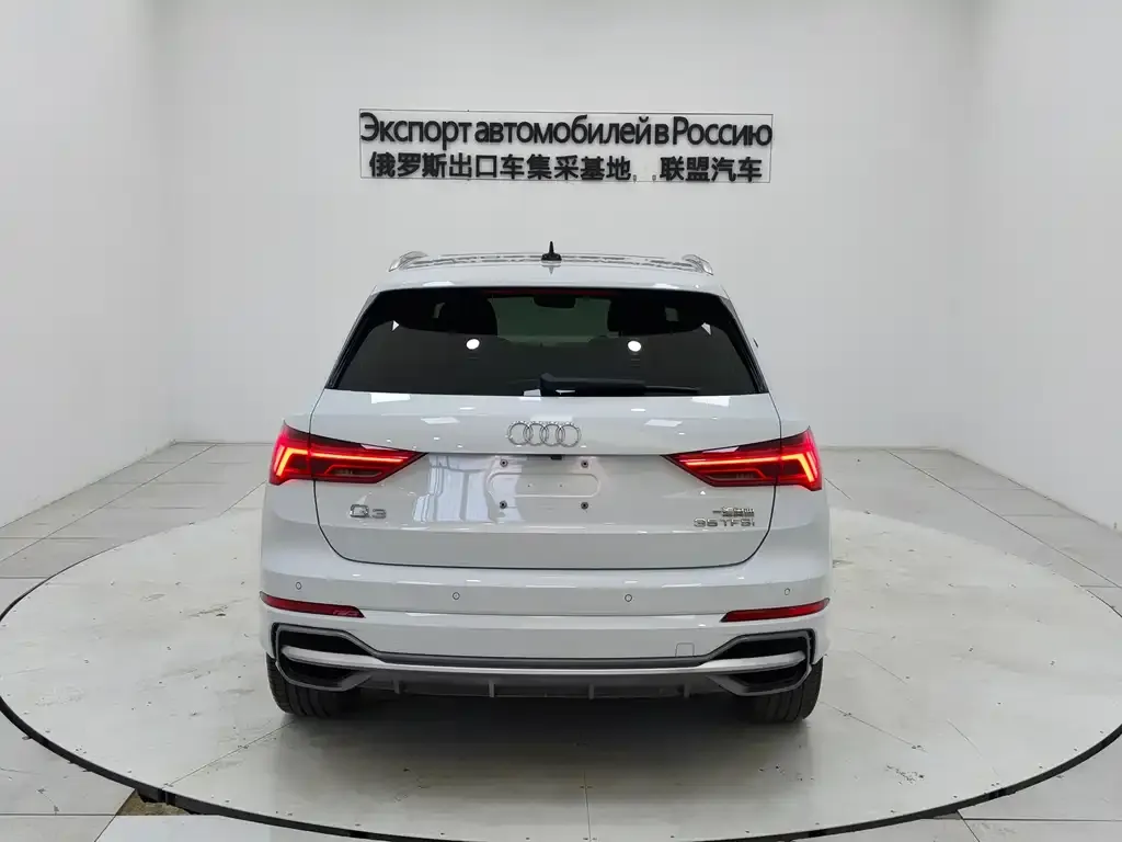 Audi Q3 — фото 10