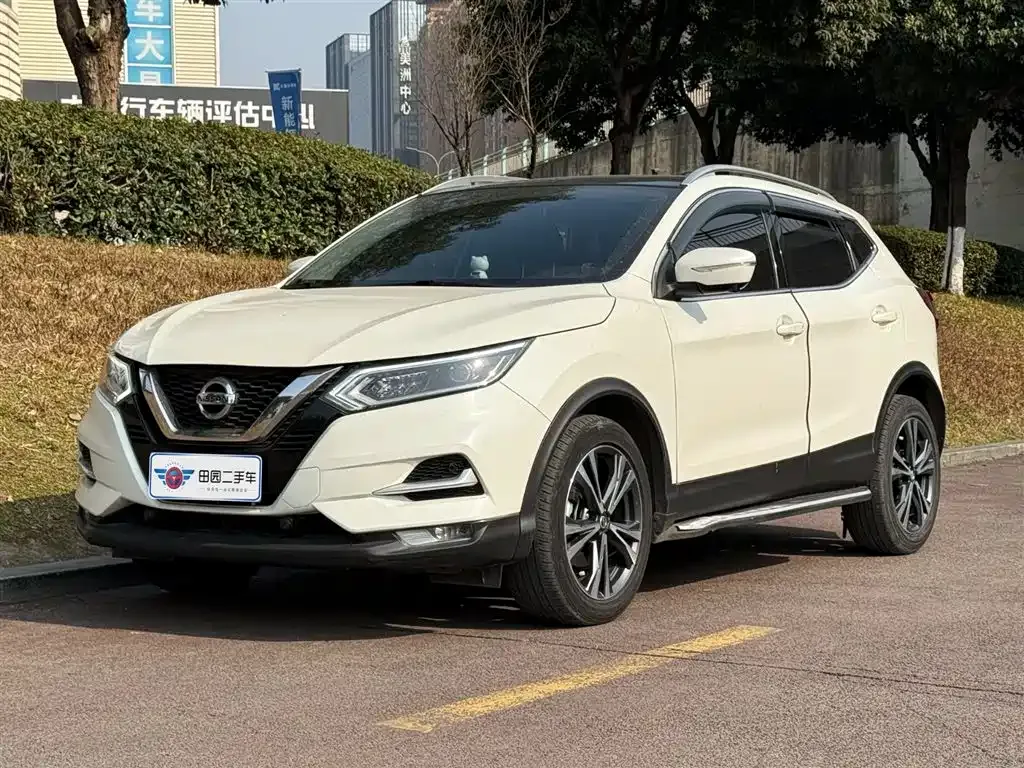 Nissan Qashqai — фото 1
