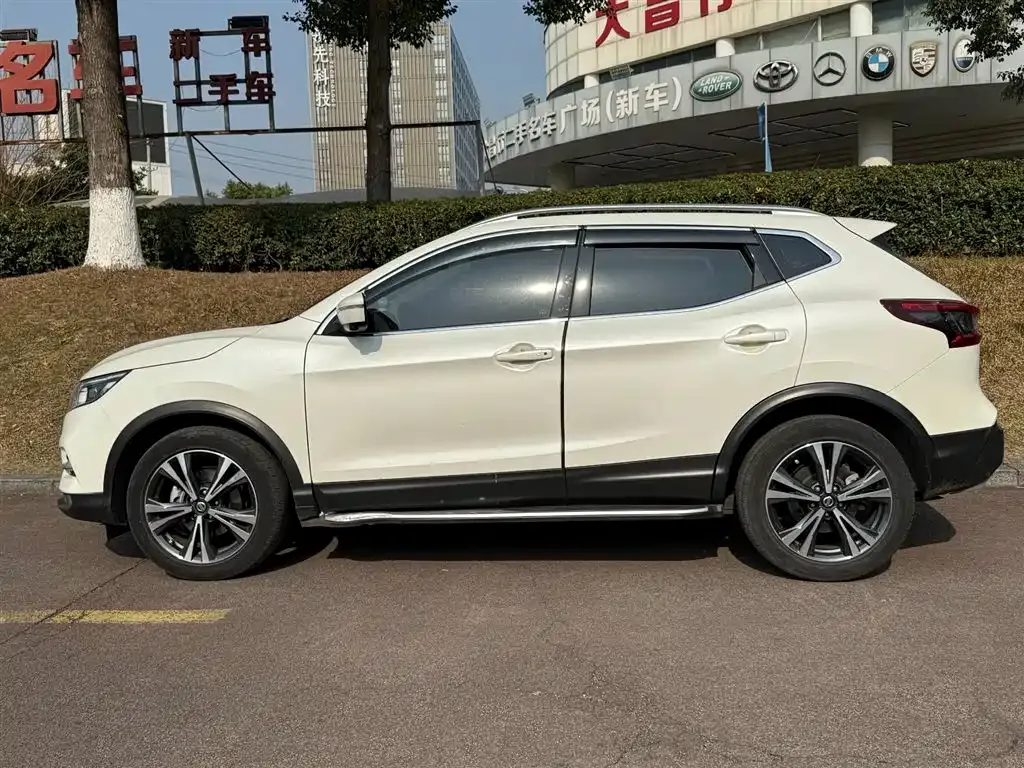 Nissan Qashqai — фото 4