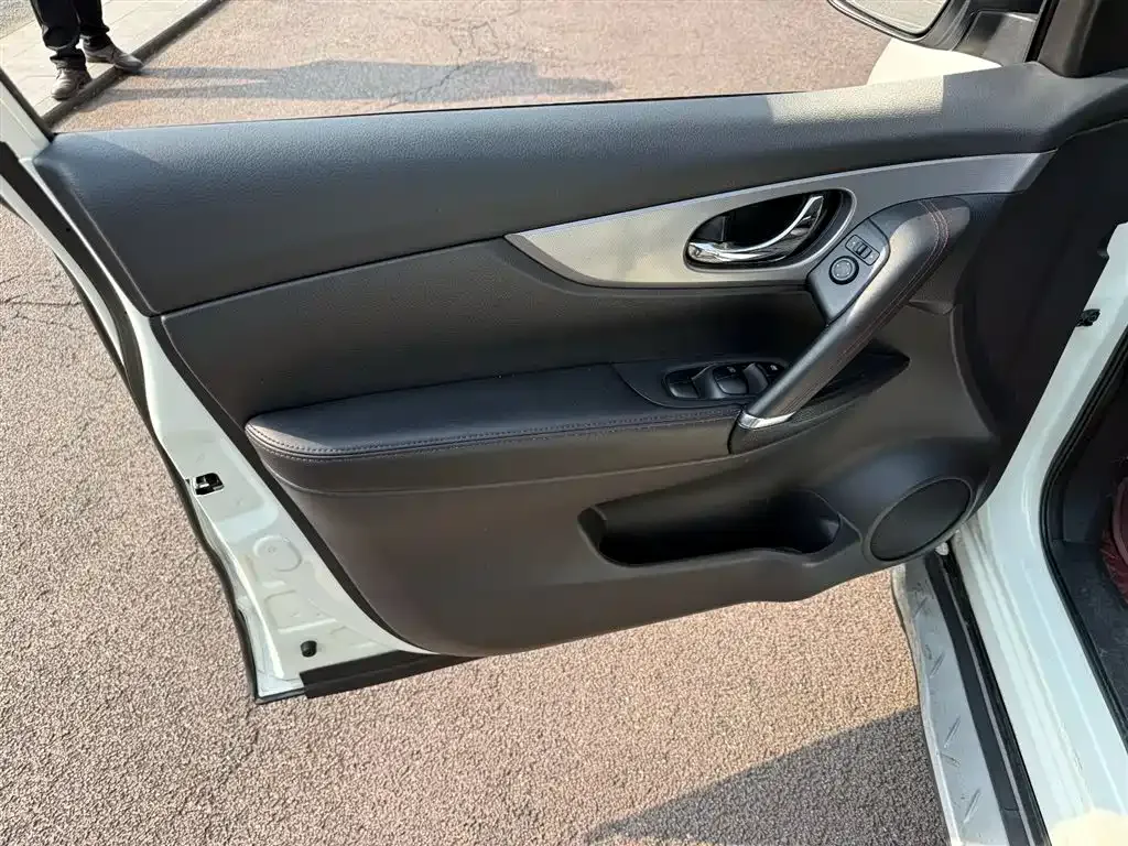 Nissan Qashqai — фото 10