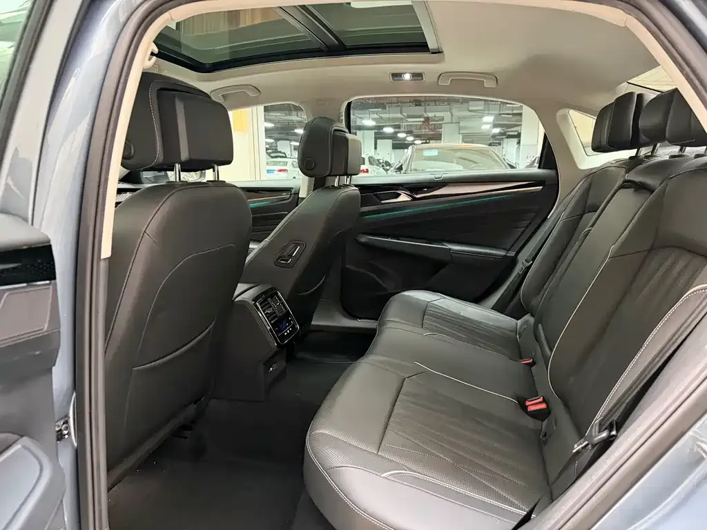 Volkswagen Passat — фото 5