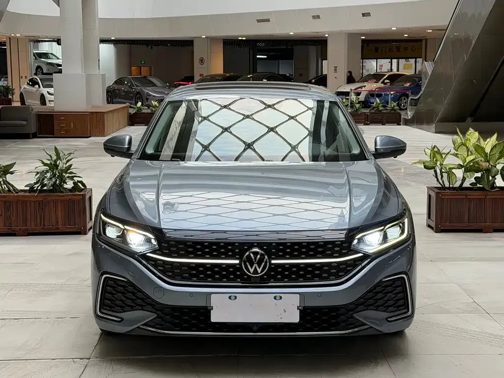 Volkswagen Passat — фото 3