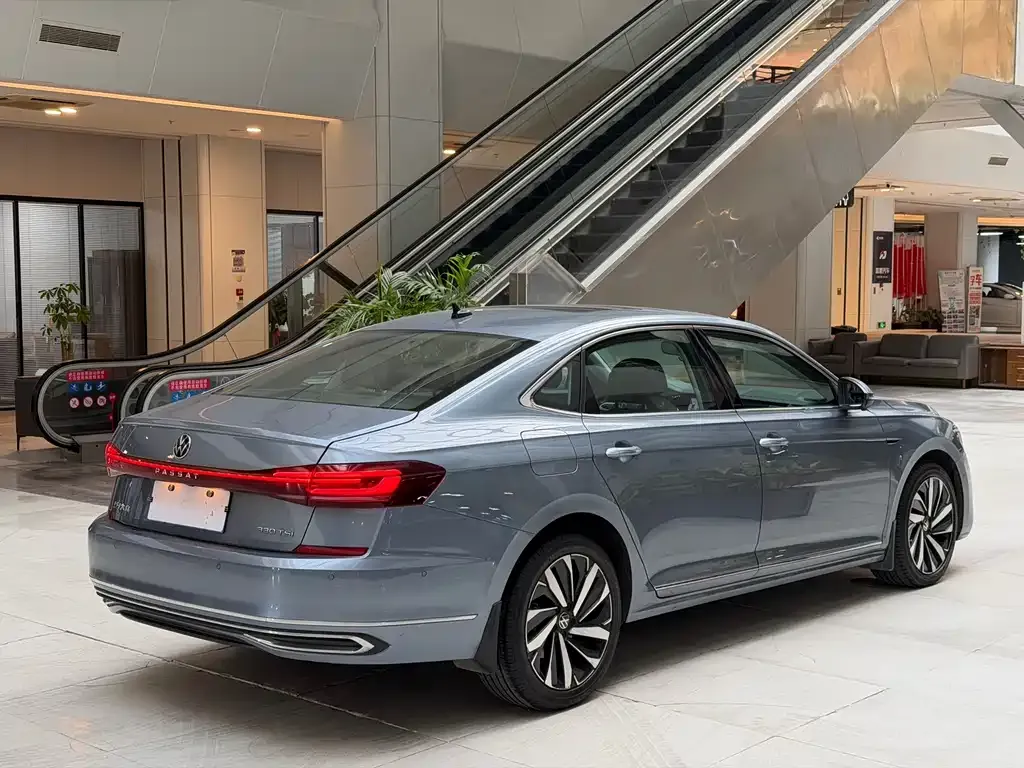 Volkswagen Passat — фото 7