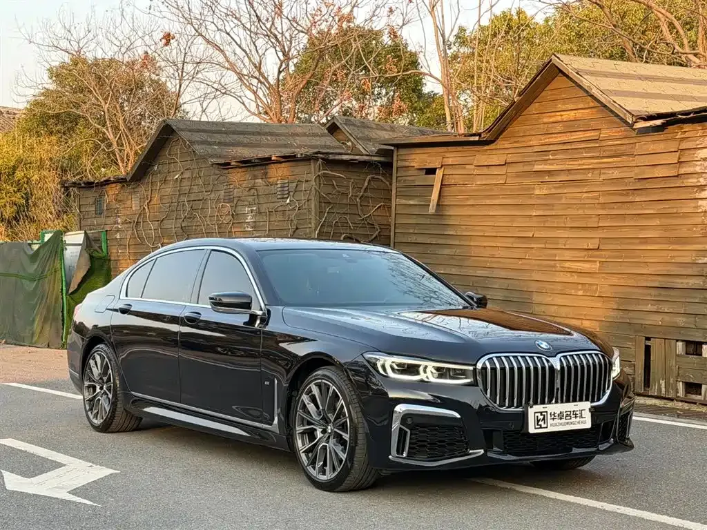 BMW 7 Series — фото 9
