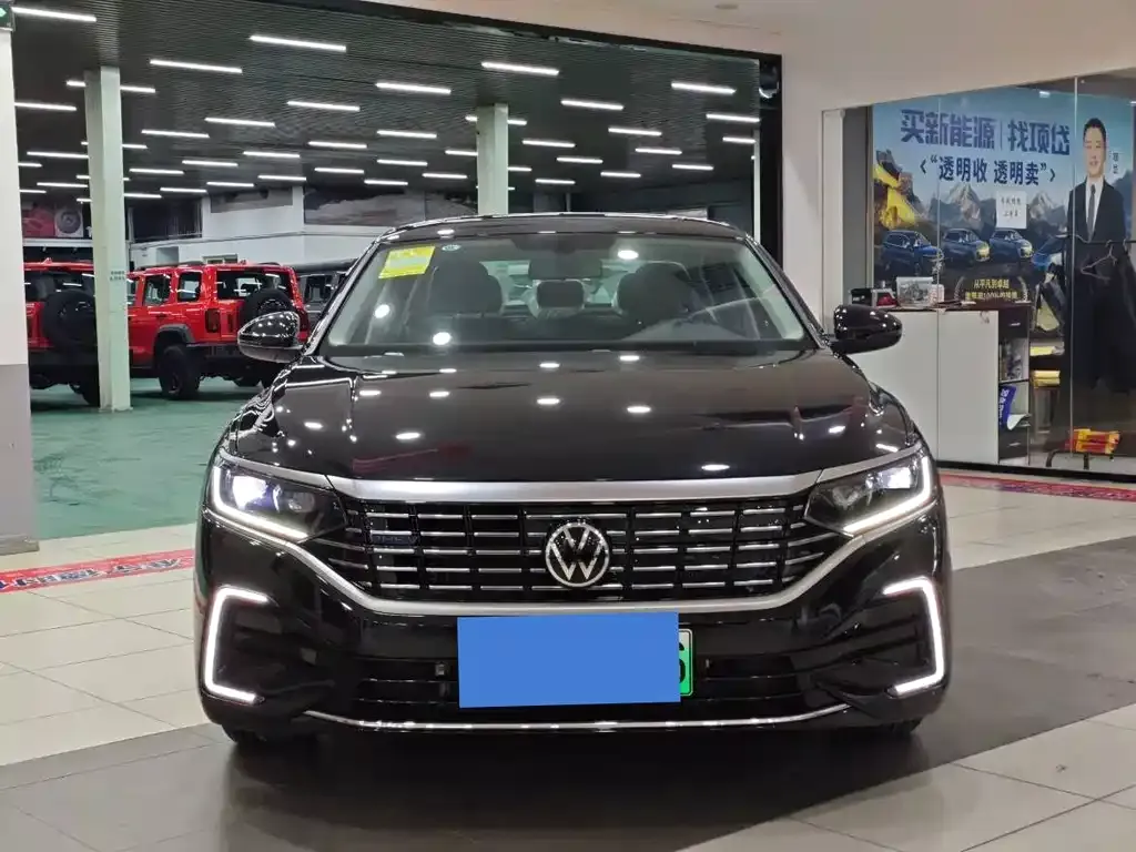 Volkswagen Passat New Energy — фото 9