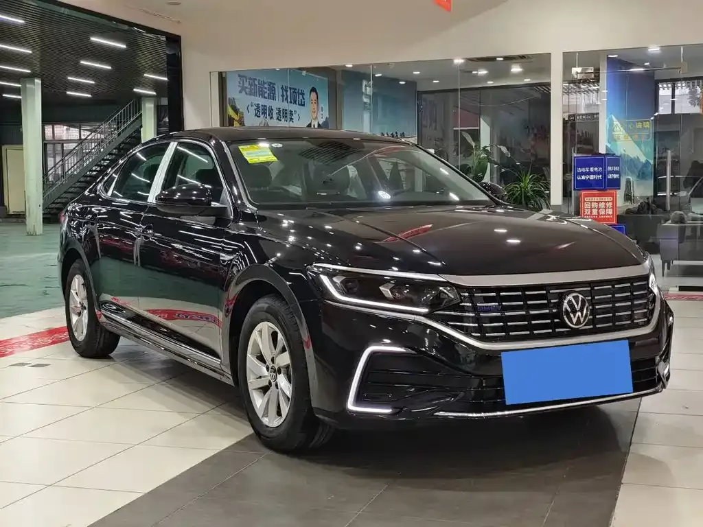 Volkswagen Passat New Energy — фото 2