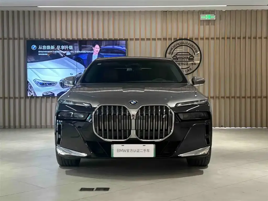 BMW i7 — фото 10