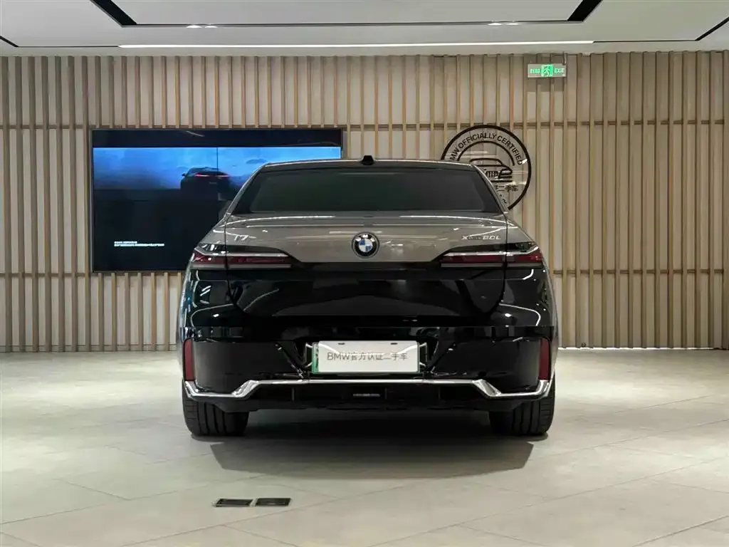BMW i7 — фото 2