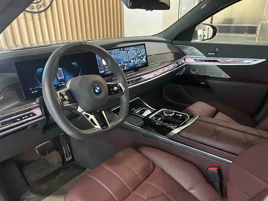 BMW i7 — фото 9