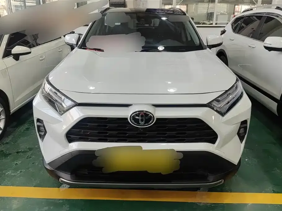 Toyota RAV4 — фото 7
