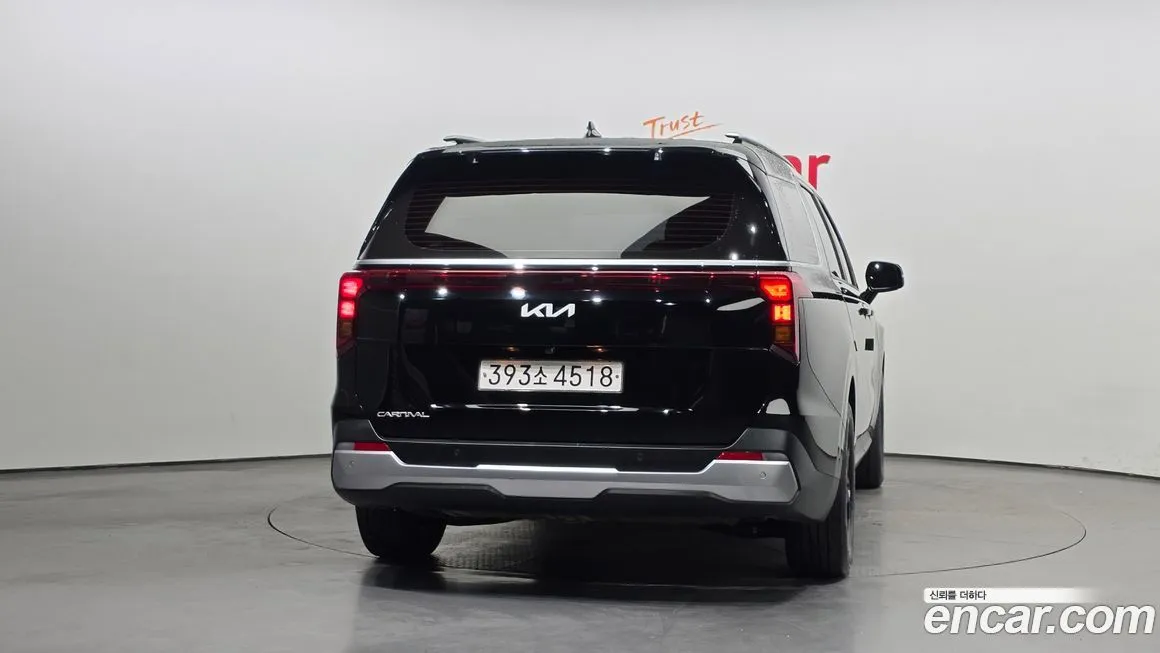 Kia Carnival — фото 10