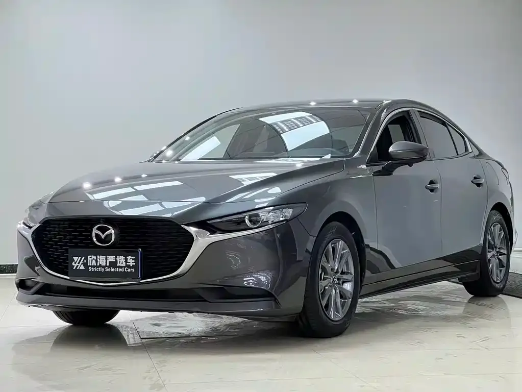 Mazda 3 Axela — фото 1