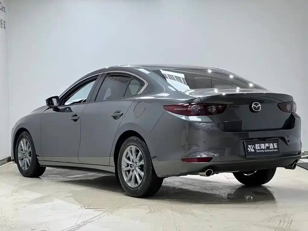 Mazda 3 Axela — фото 9