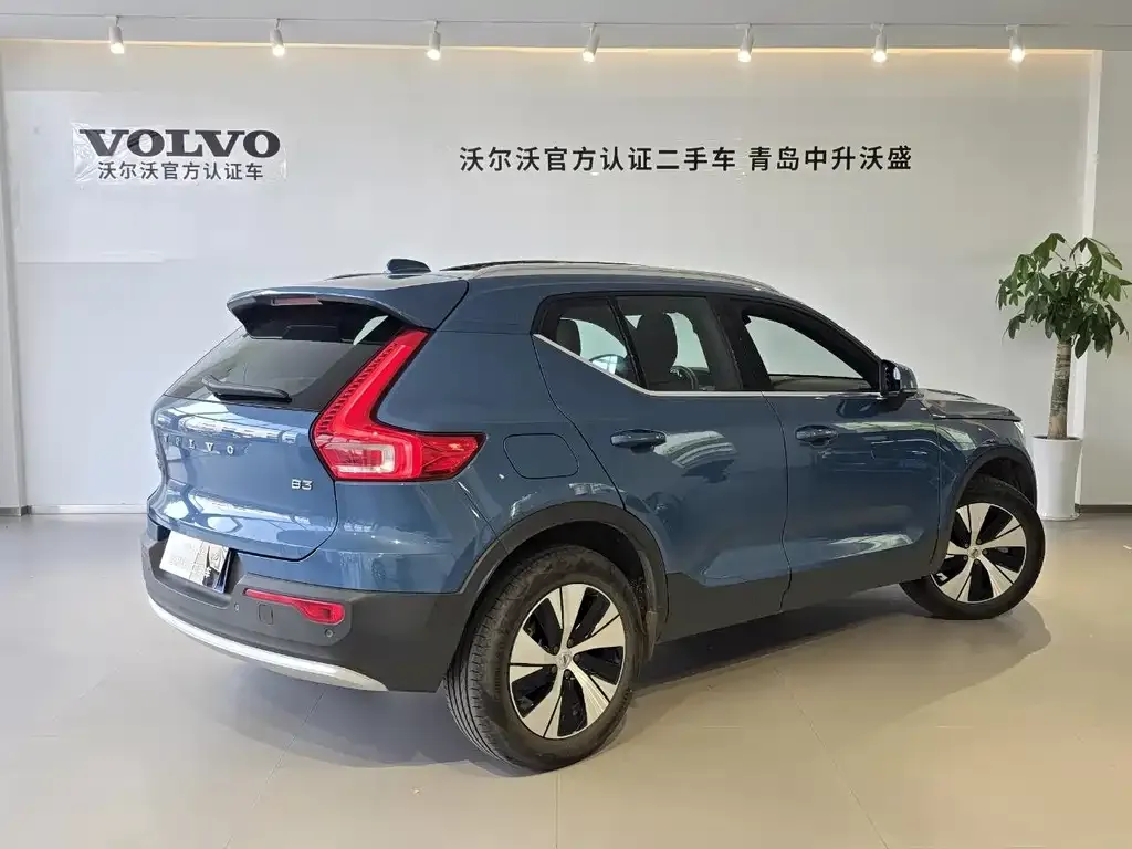 Volvo XC40 — фото 4