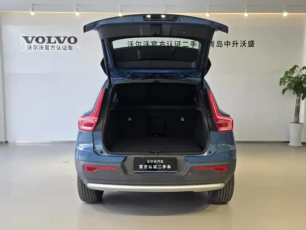 Volvo XC40 — фото 6