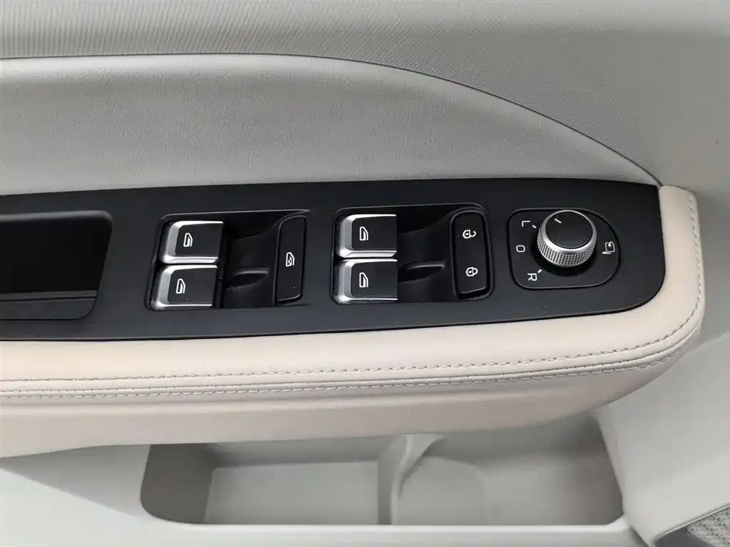 Geely Icon — фото 10