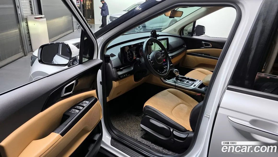 Kia Carnival — фото 10