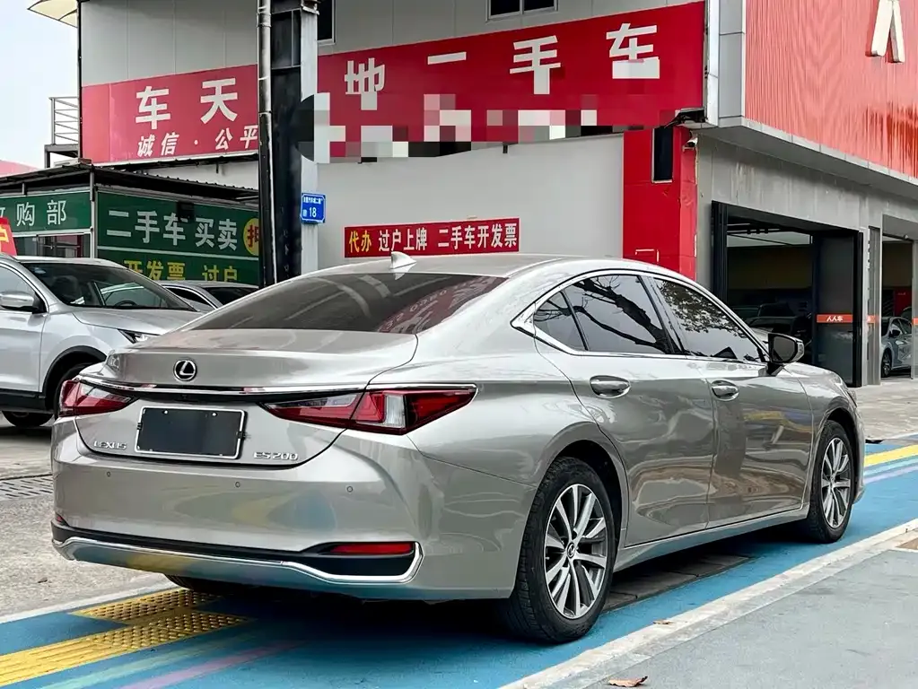 Lexus ES — фото 3