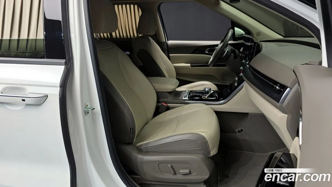 Kia Carnival — фото 10